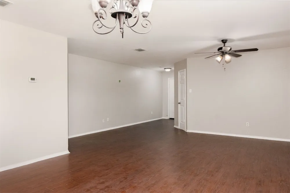 806 White Fields Way Arlington, TX 76002