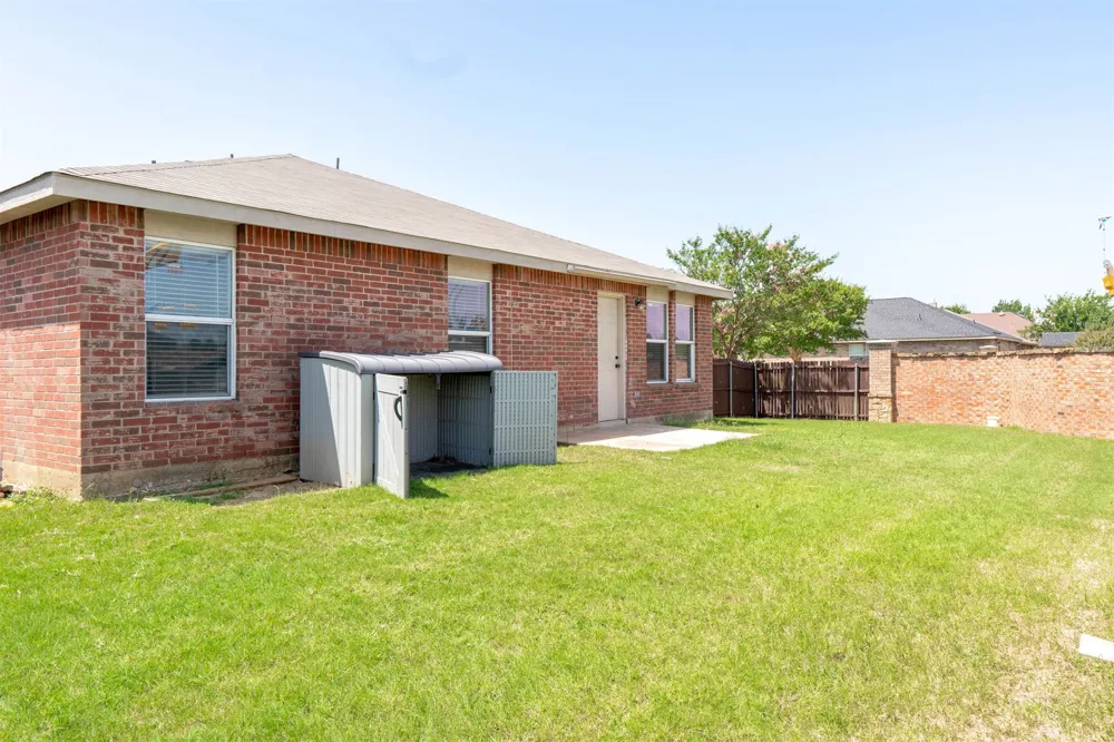 806 White Fields Way Arlington, TX 76002