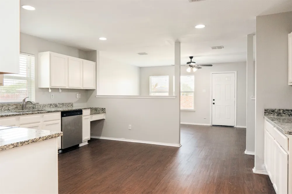 806 White Fields Way Arlington, TX 76002