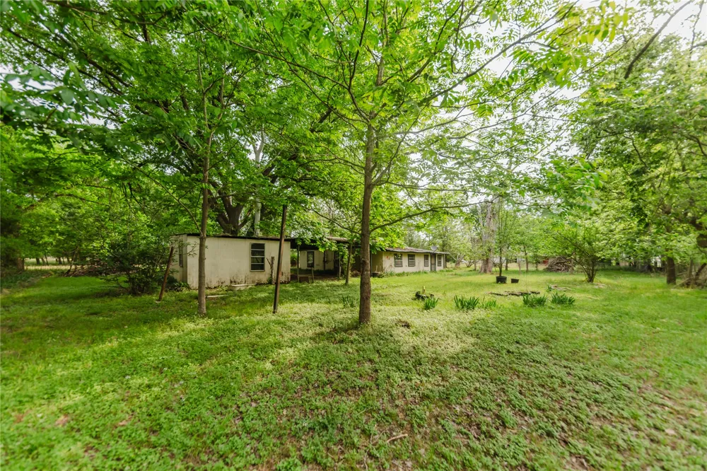 262 Highway 95 S #A Smithville, TX 78957