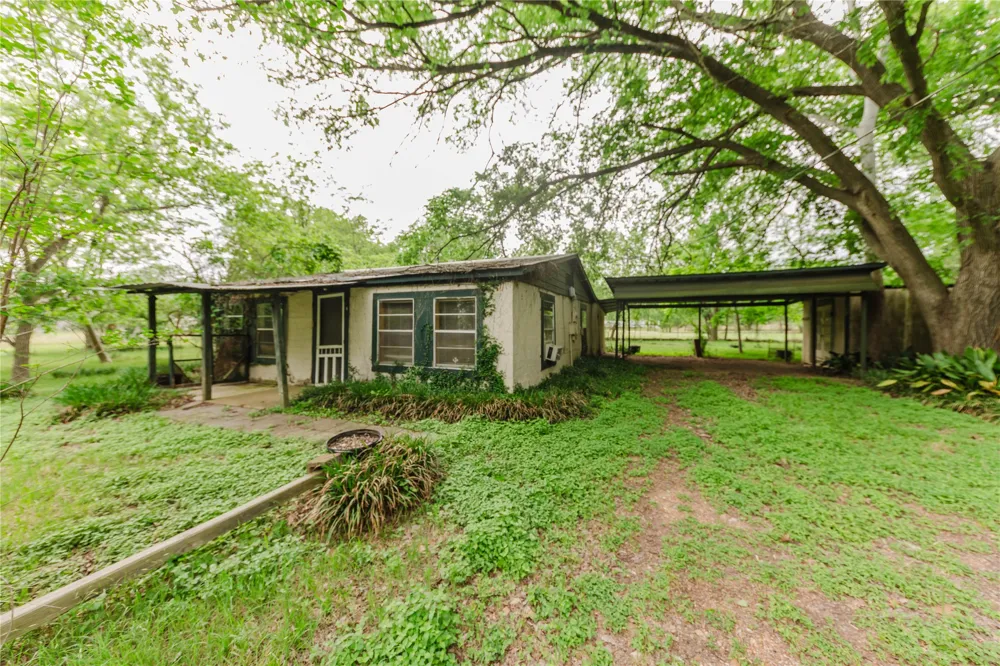 262 Highway 95 S #A Smithville, TX 78957
