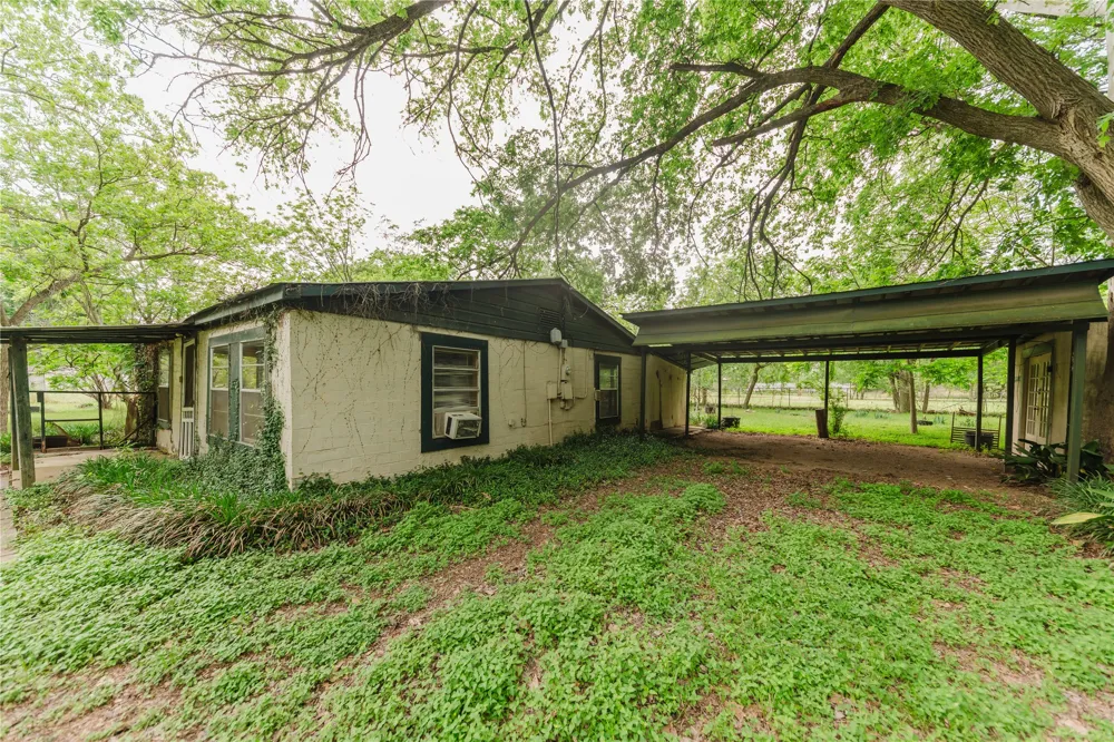 262 Highway 95 S #A Smithville, TX 78957