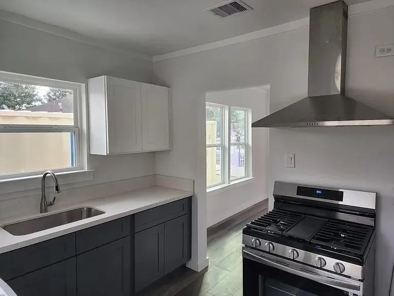 3903 Broyles Street Houston, TX 77026
