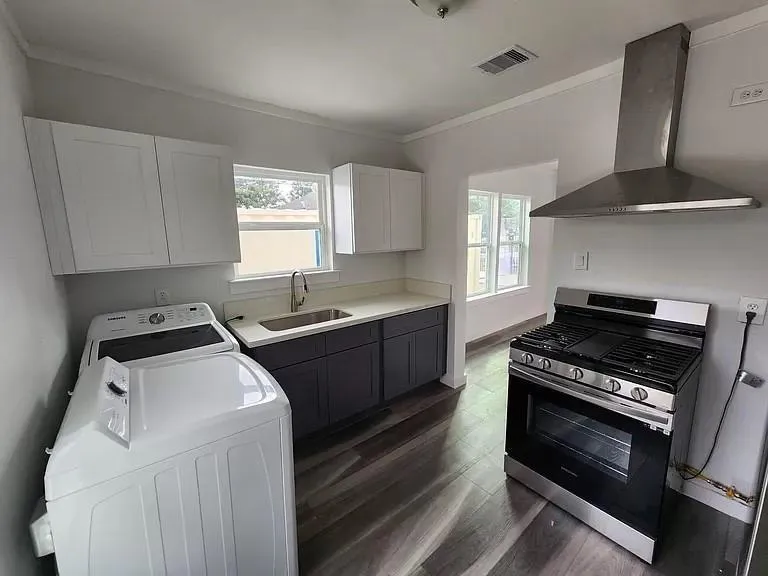 3903 Broyles Street Houston, TX 77026