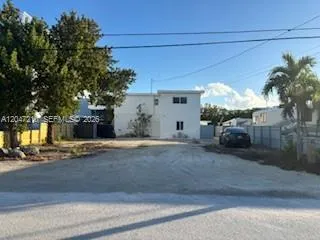 75 Coral Dr Key Largo, FL 33037