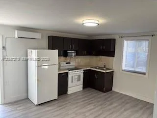 75 Coral Dr Key Largo, FL 33037