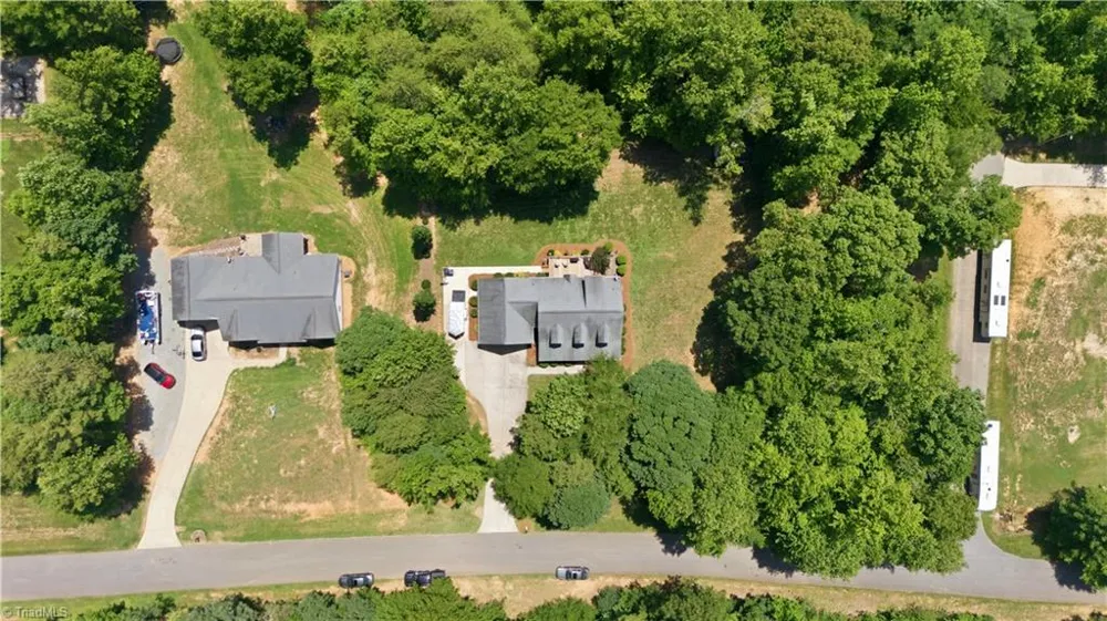 2130 Willow Oak Drive Thomasville, NC 27360