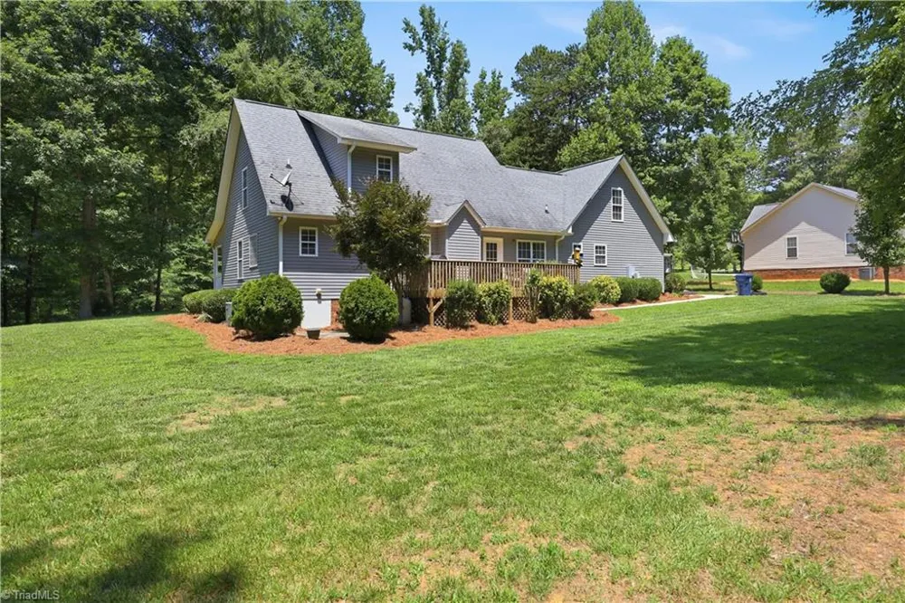 2130 Willow Oak Drive Thomasville, NC 27360