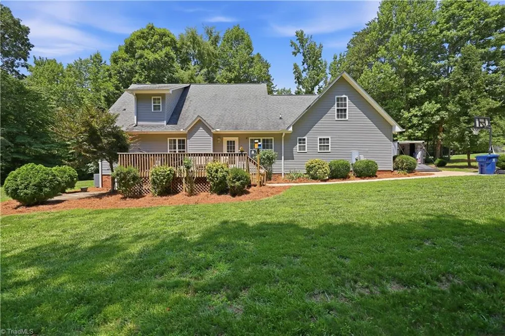 2130 Willow Oak Drive Thomasville, NC 27360