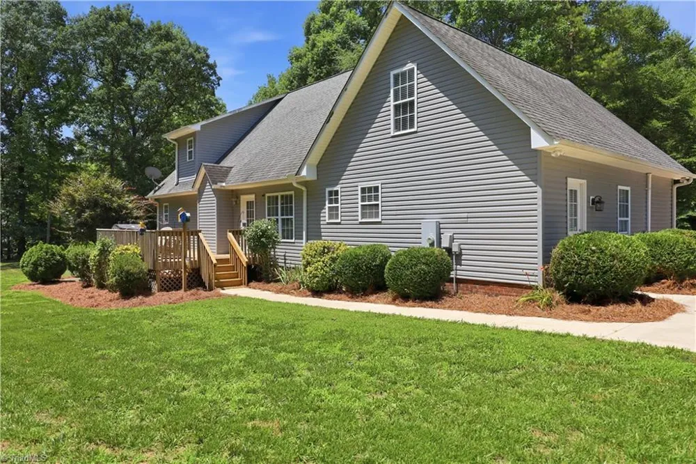 2130 Willow Oak Drive Thomasville, NC 27360
