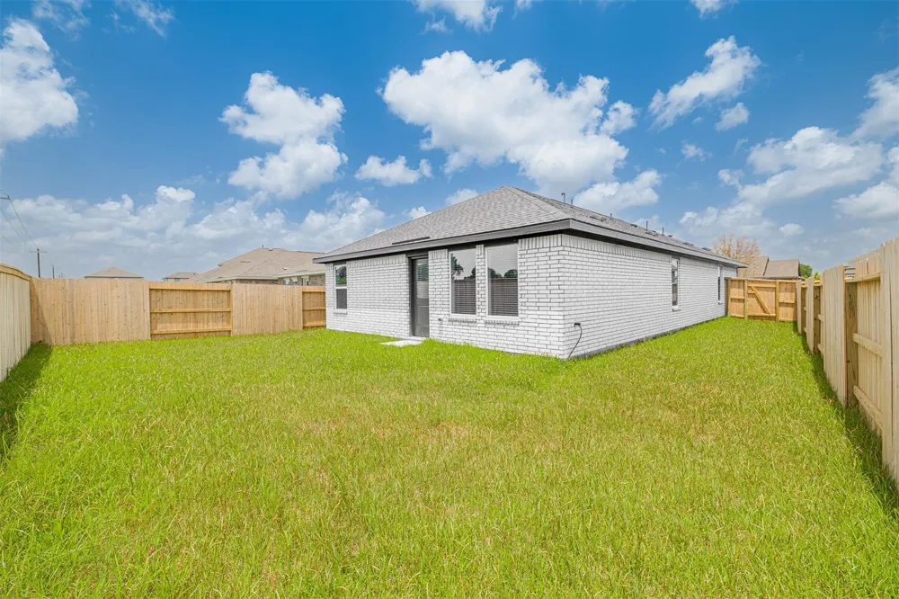 3143 Savannah Rose Drive Angleton, TX 77515