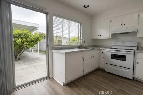 3875 Vista Campana S