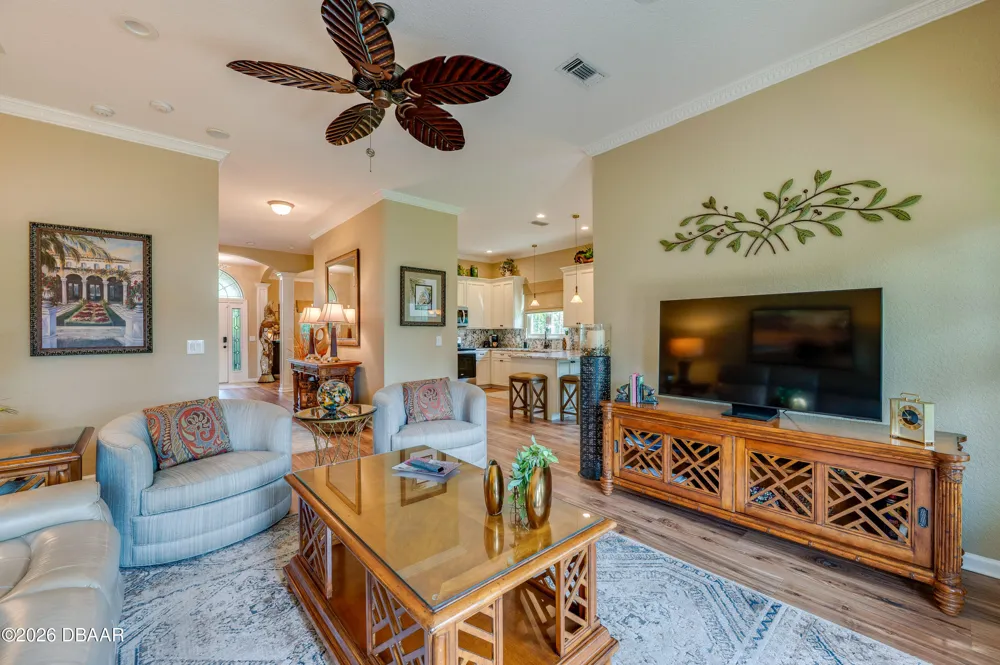 1259 Avenida De Las Casas Lady Lake, FL 32159