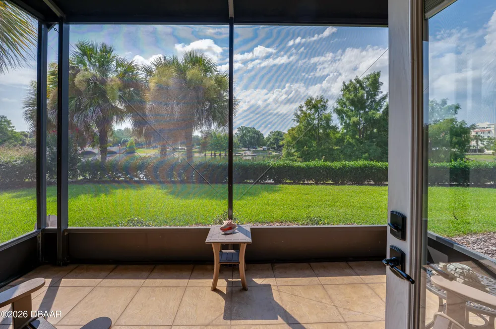 1259 Avenida De Las Casas Lady Lake, FL 32159