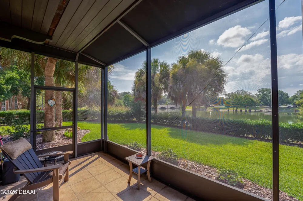 1259 Avenida De Las Casas Lady Lake, FL 32159