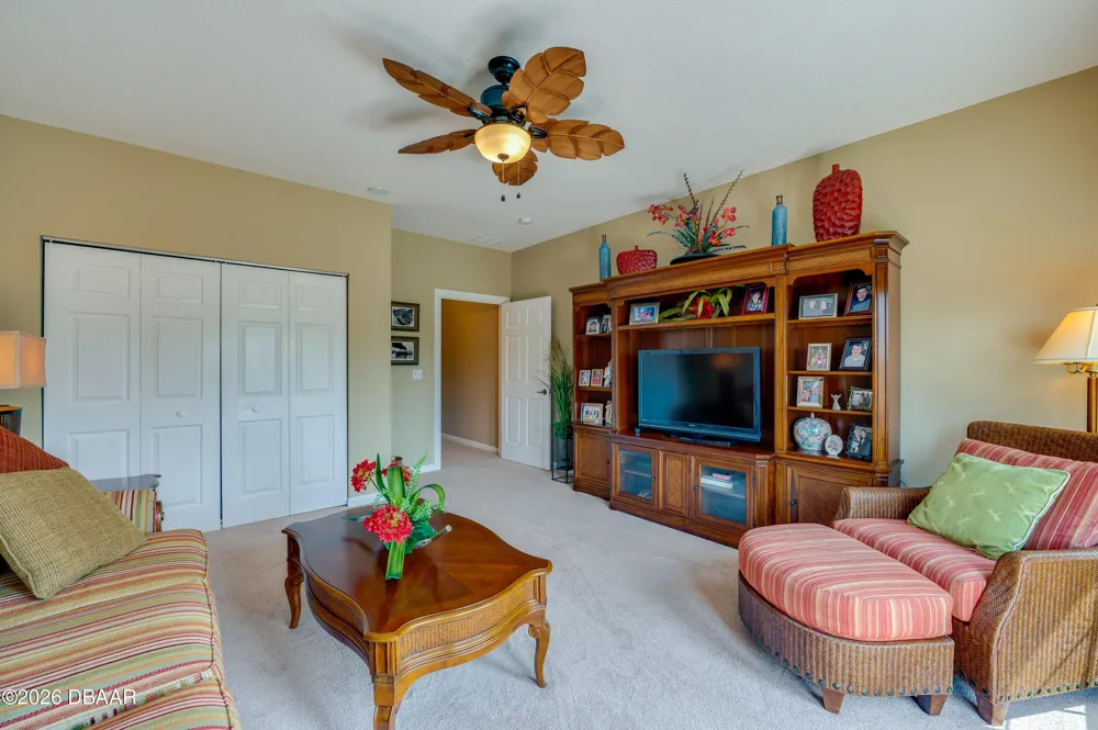1259 Avenida De Las Casas Lady Lake, FL 32159