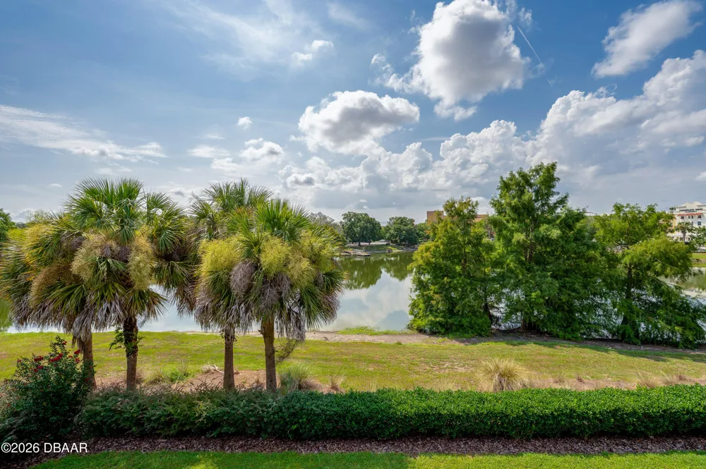 1259 Avenida De Las Casas Lady Lake, FL 32159