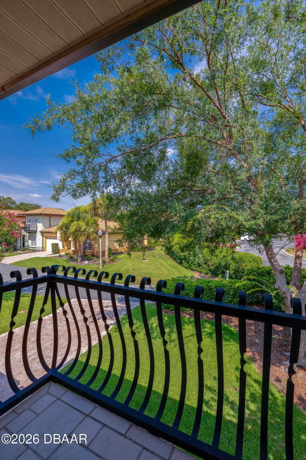 1259 Avenida De Las Casas Lady Lake, FL 32159