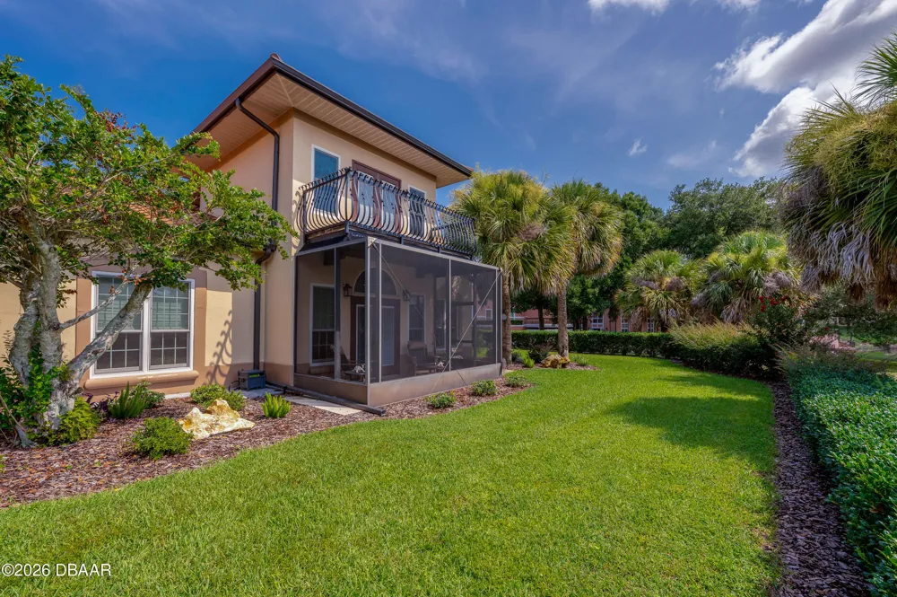 1259 Avenida De Las Casas Lady Lake, FL 32159