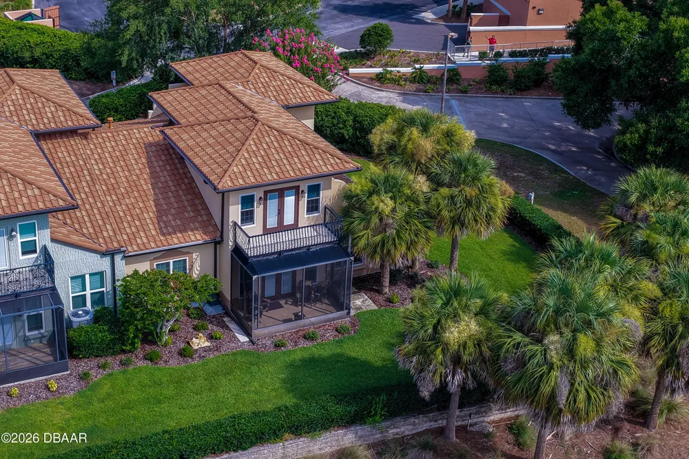 1259 Avenida De Las Casas Lady Lake, FL 32159