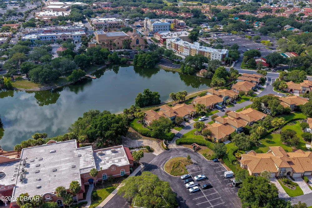 1259 Avenida De Las Casas Lady Lake, FL 32159