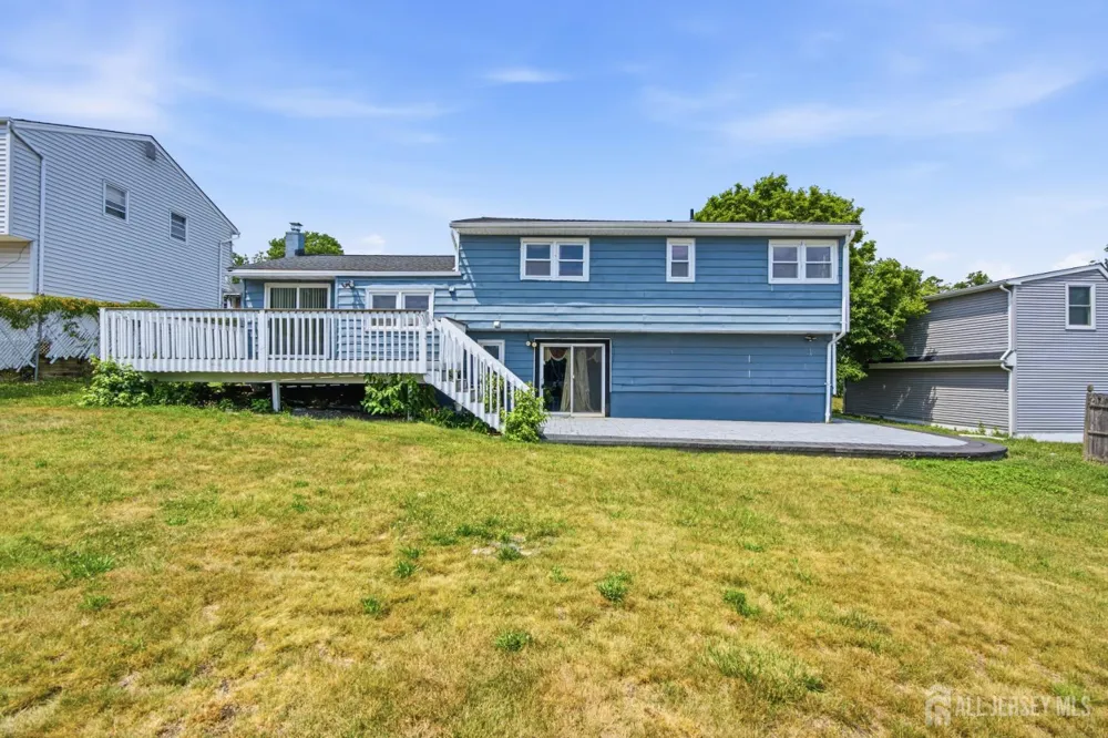 264 E George Place E Iselin, NJ 08830