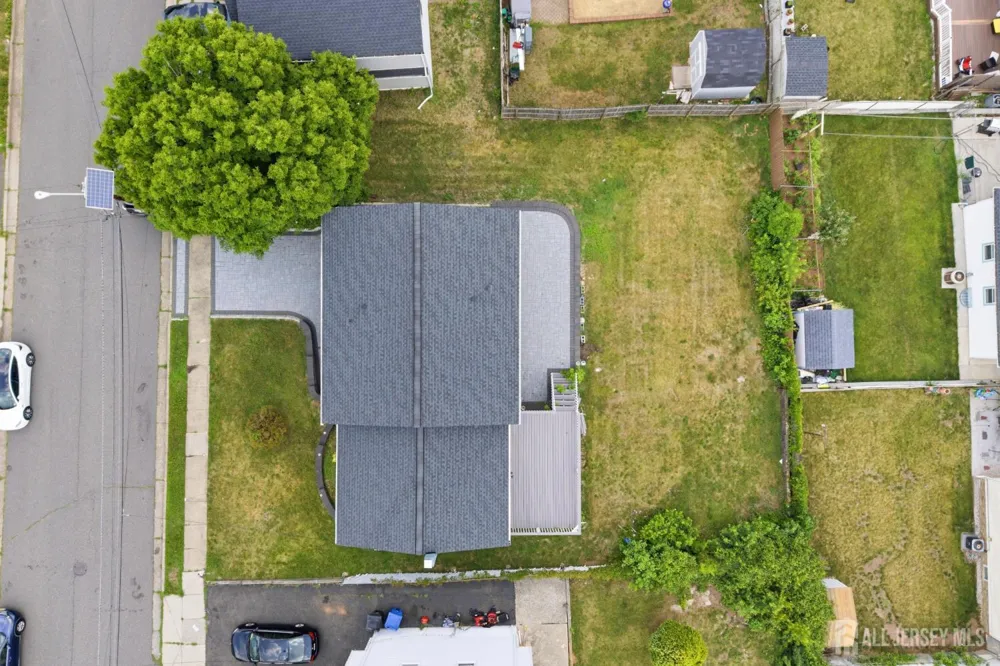 264 E George Place E Iselin, NJ 08830