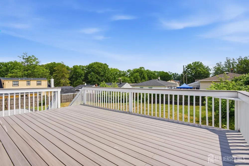 264 E George Place E Iselin, NJ 08830