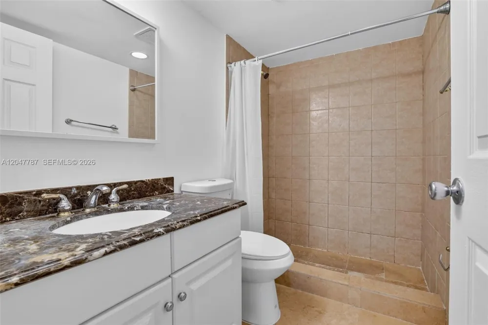 220 Lakeview Dr #210 Weston, FL 33326