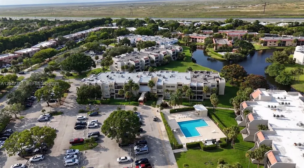 220 Lakeview Dr #210 Weston, FL 33326