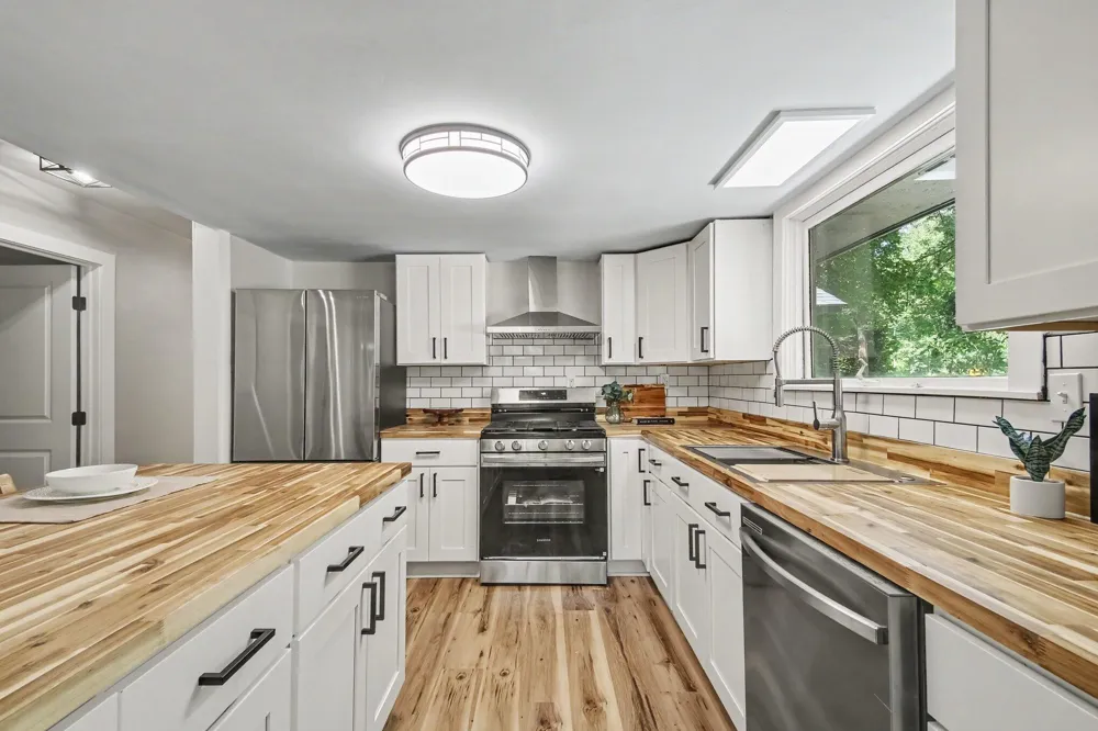 18195 148th Avenue Spring Lake, MI 49456