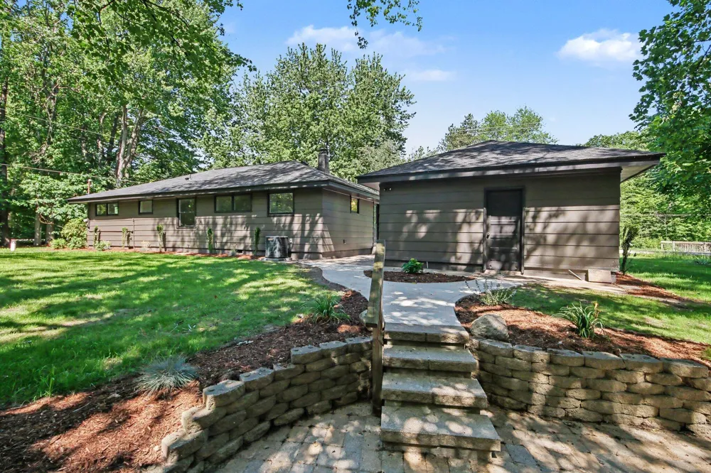 18195 148th Avenue Spring Lake, MI 49456