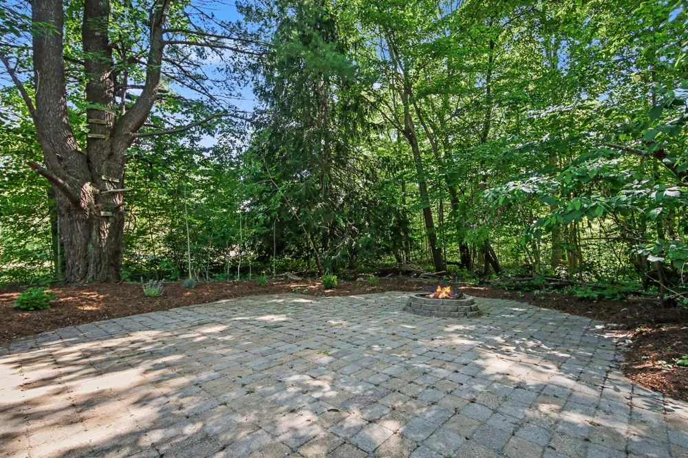 18195 148th Avenue Spring Lake, MI 49456