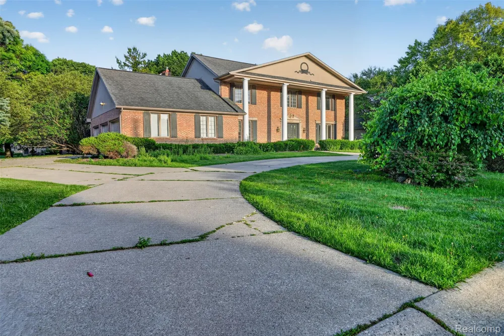 11549 Kings Coach Road Grand Blanc City, MI 48439