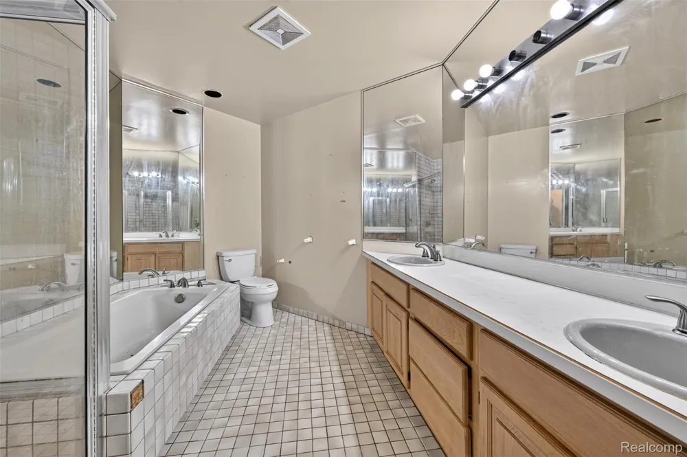 11549 Kings Coach Road Grand Blanc City, MI 48439