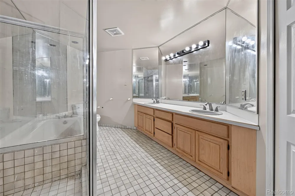 11549 Kings Coach Road Grand Blanc City, MI 48439
