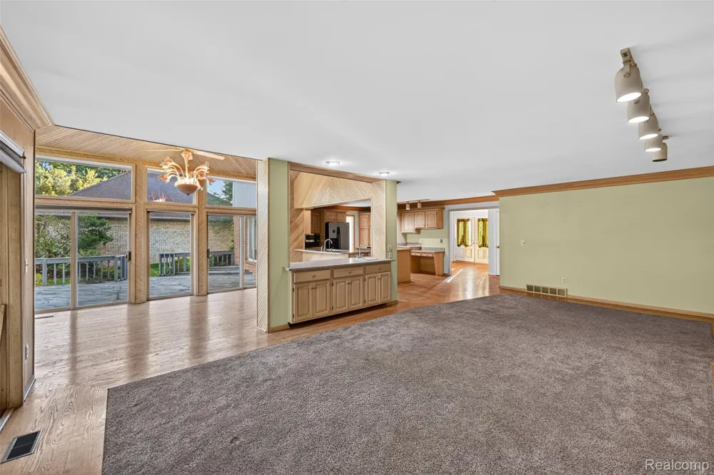 11549 Kings Coach Road Grand Blanc City, MI 48439
