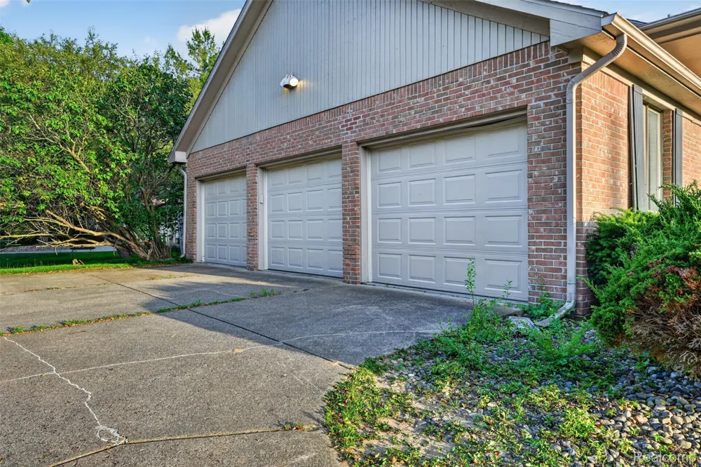 11549 Kings Coach Road Grand Blanc City, MI 48439