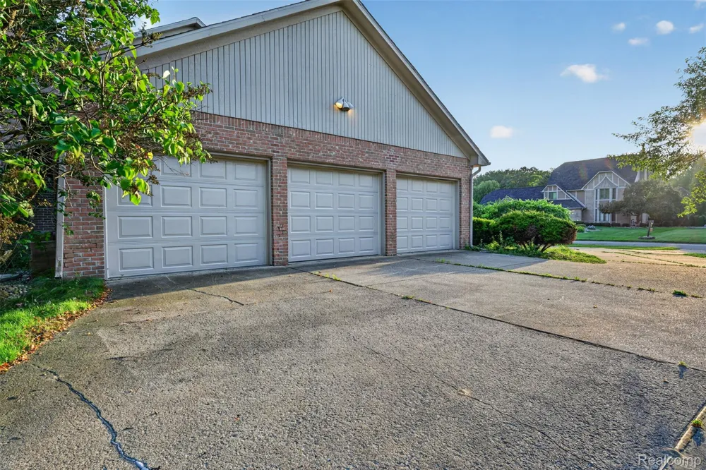 11549 Kings Coach Road Grand Blanc City, MI 48439