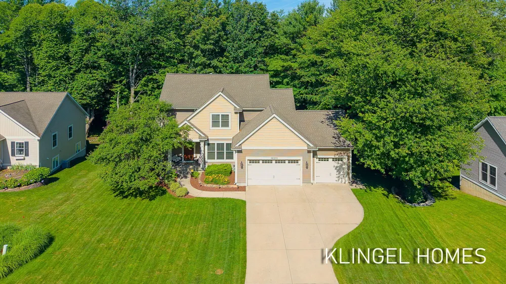 16373 W Willow Drive Spring Lake Township, MI 49456