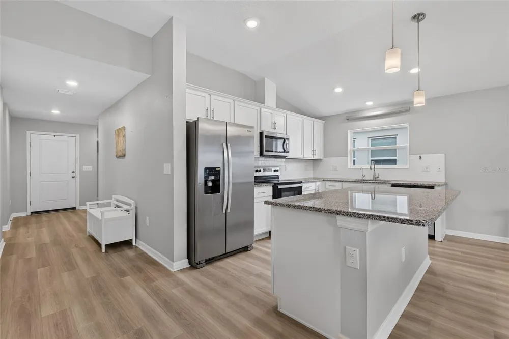 9972 MESIC WOODS AVENUE Seffner, FL 33584