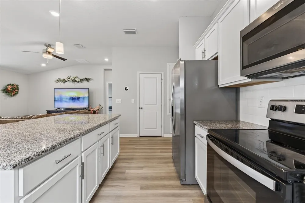 9972 MESIC WOODS AVENUE Seffner, FL 33584