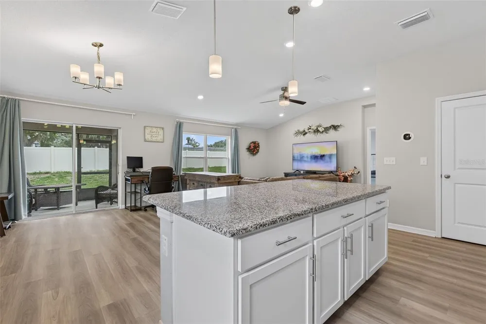 9972 MESIC WOODS AVENUE Seffner, FL 33584