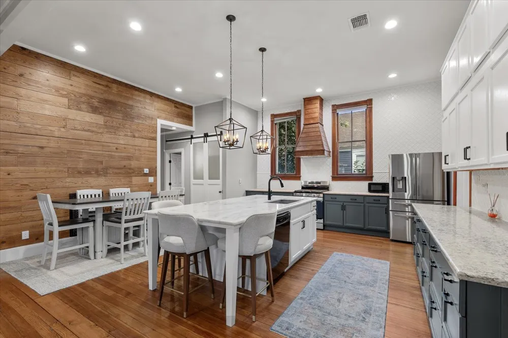 704 Gresham Street Smithville, TX 78957