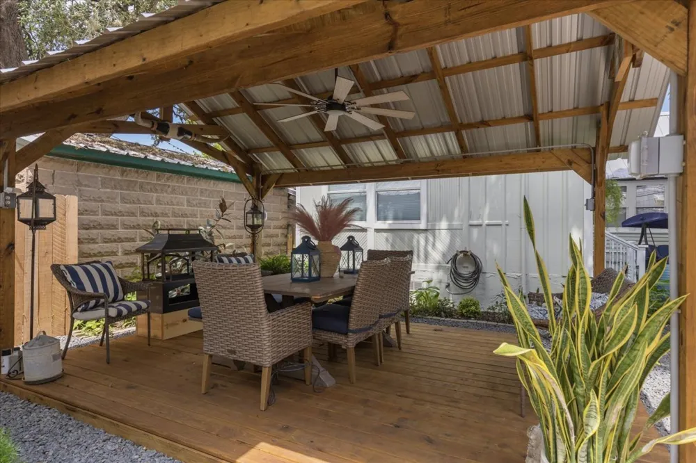 704 Gresham Street Smithville, TX 78957