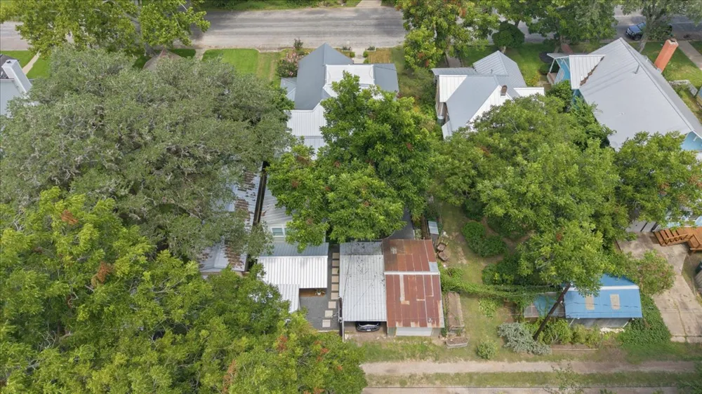704 Gresham Street Smithville, TX 78957