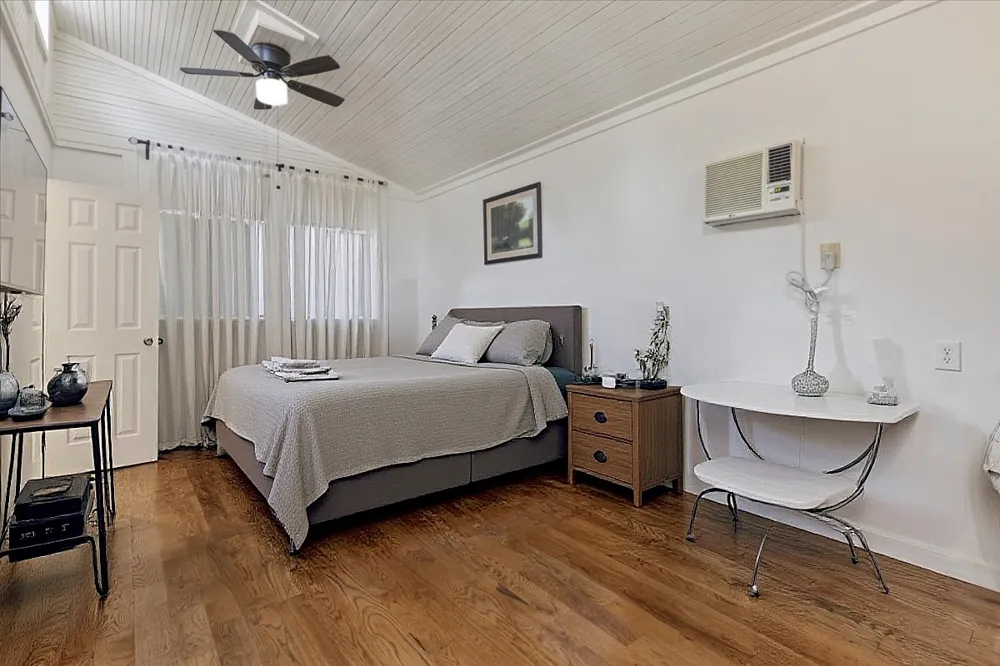 704 Gresham Street Smithville, TX 78957