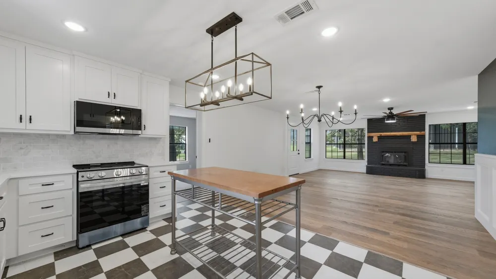 109 Aslan Road Poolville, TX 76487