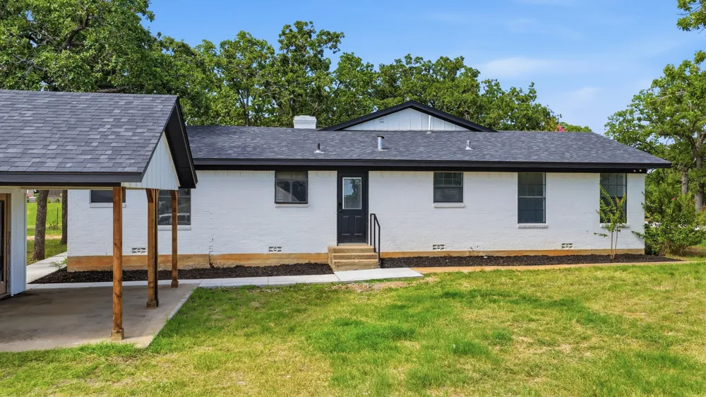 109 Aslan Road Poolville, TX 76487