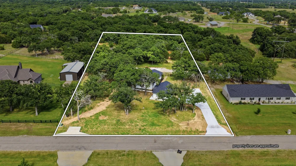 109 Aslan Road Poolville, TX 76487